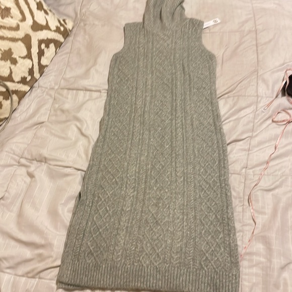 House of Harlow grey tunic sweater dress NWT - Picture 2 of 3